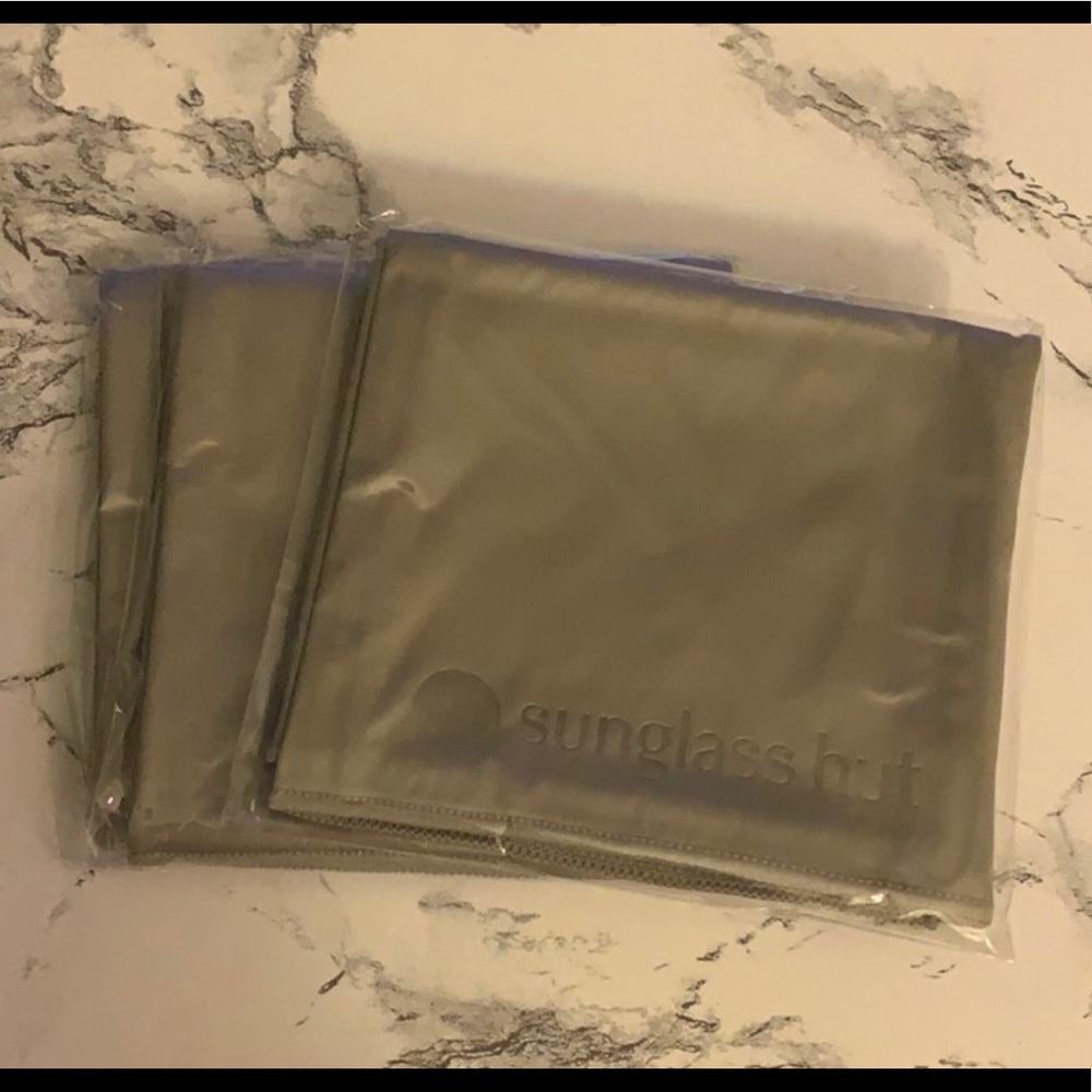 2 pack sunglass hut cloths